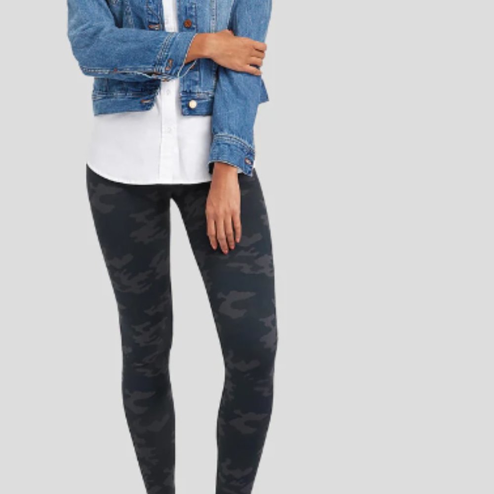 Spanx Legging Bundle Sz Medium Seamless/Leather - image 3